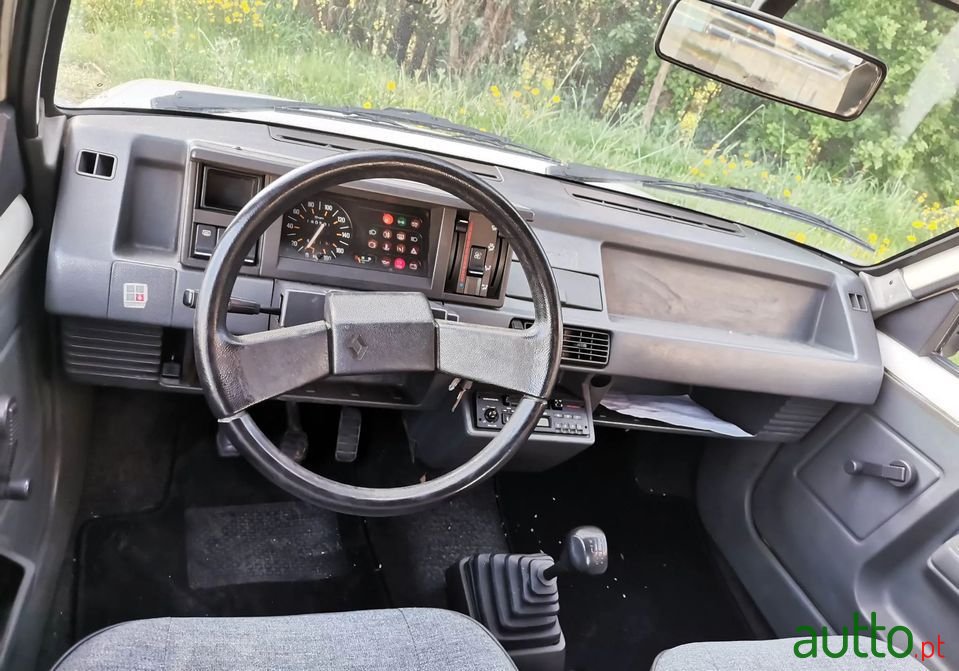 1990' Renault 5 photo #6