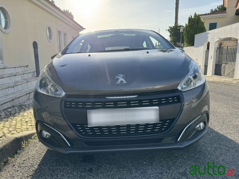 2018' Peugeot 208 photo #2