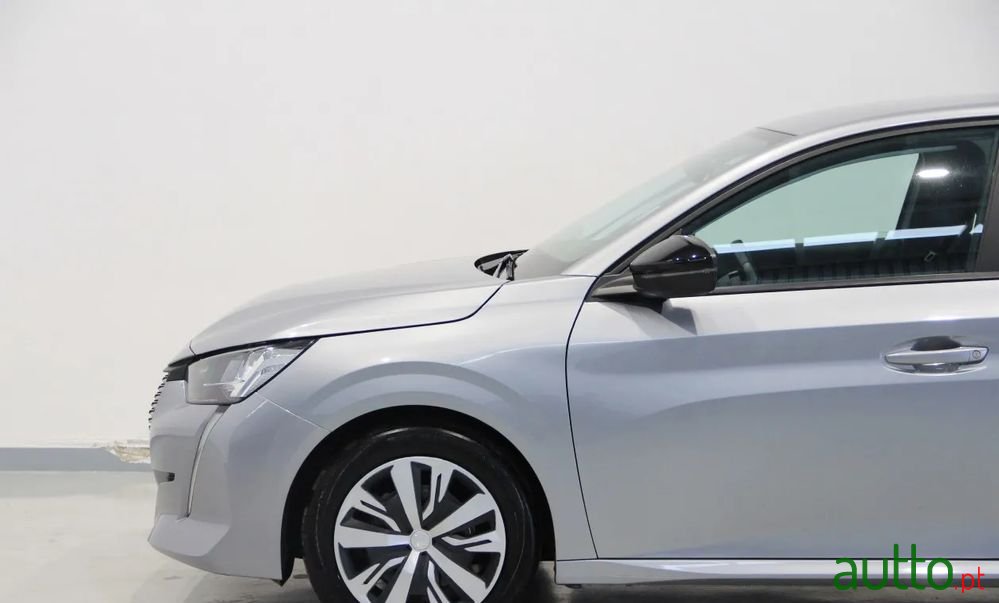 2023' Peugeot 208 photo #3