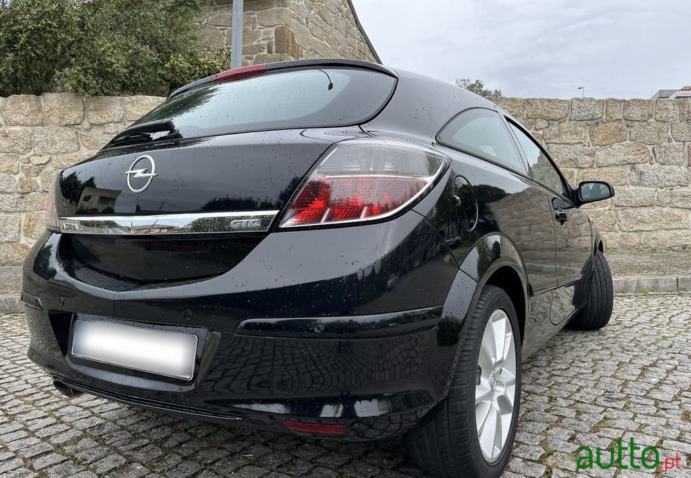 2008' Opel Astra Gtc 1.7 Cdti photo #1