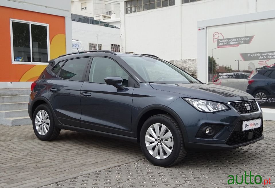 2021' SEAT Arona photo #3