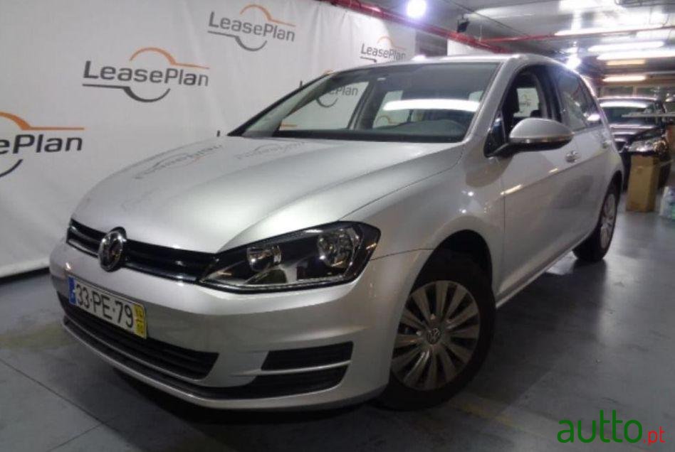 2014' Volkswagen Golf 1.6 Tdi Trendline photo #2