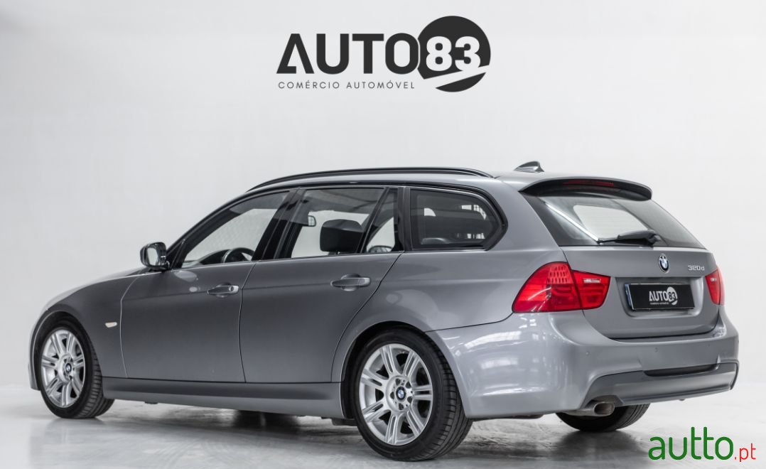 2010' BMW 320 photo #3