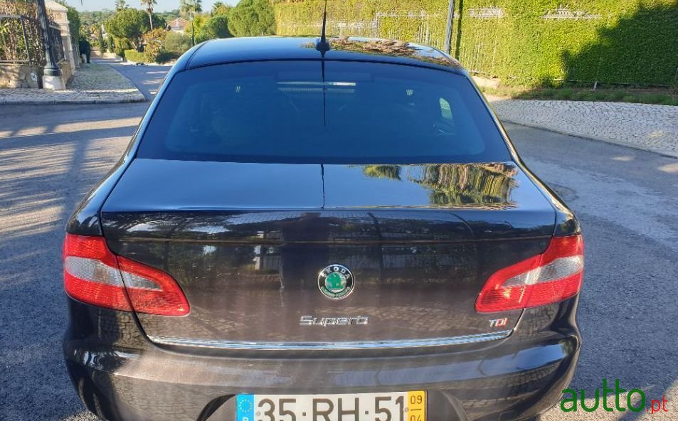 2009' Skoda Superb photo #3