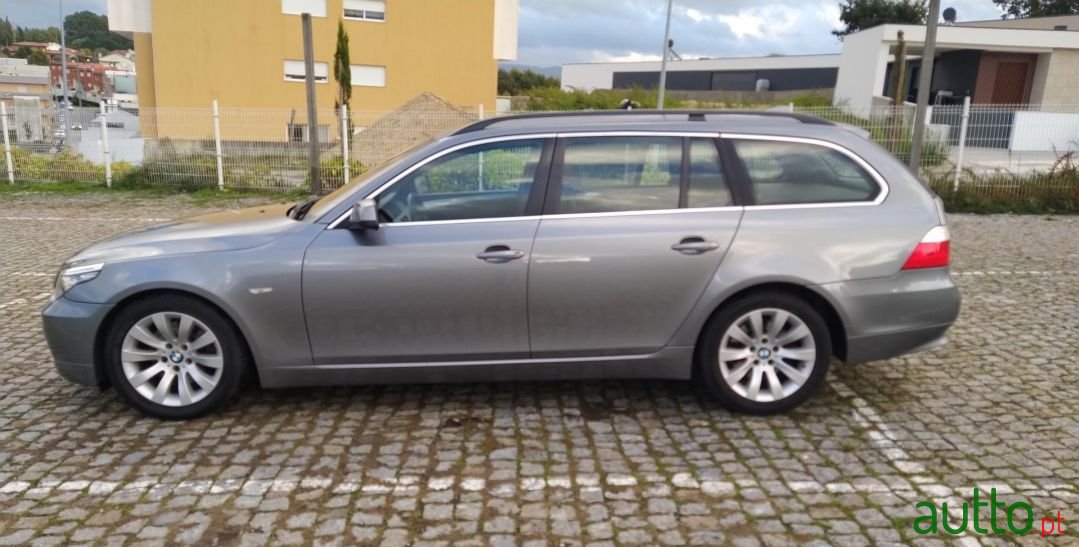 2010' BMW 520 Sport photo #2