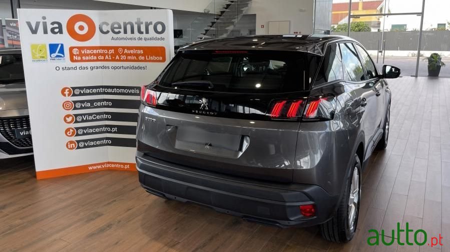2022' Peugeot 3008 photo #3
