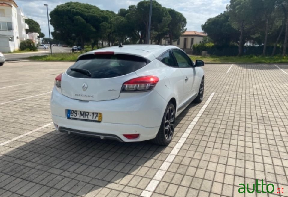 2012' Renault Megane Coupe photo #2