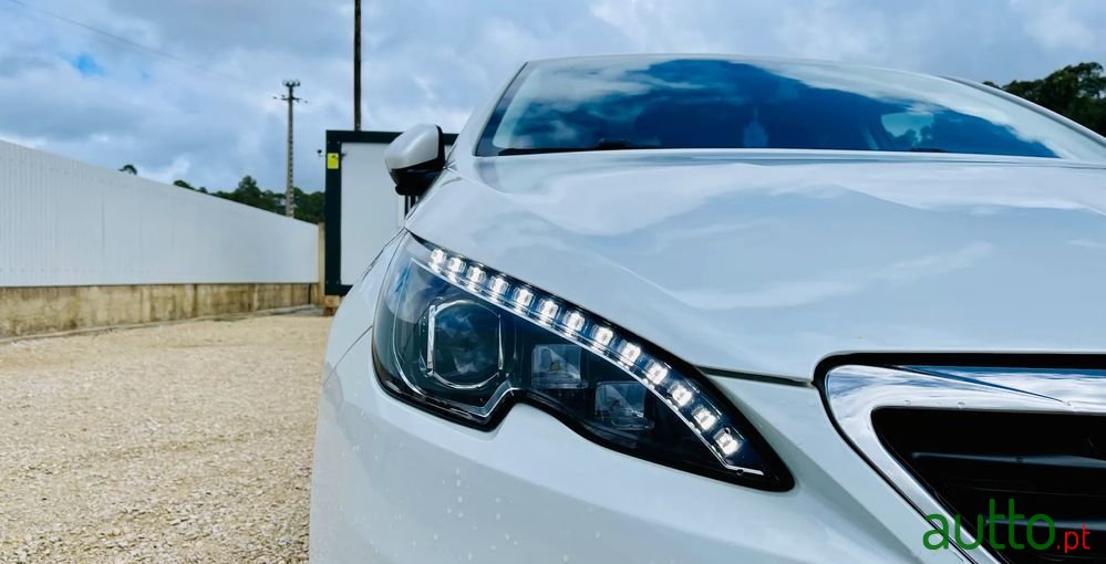 2017' Peugeot 308 photo #5