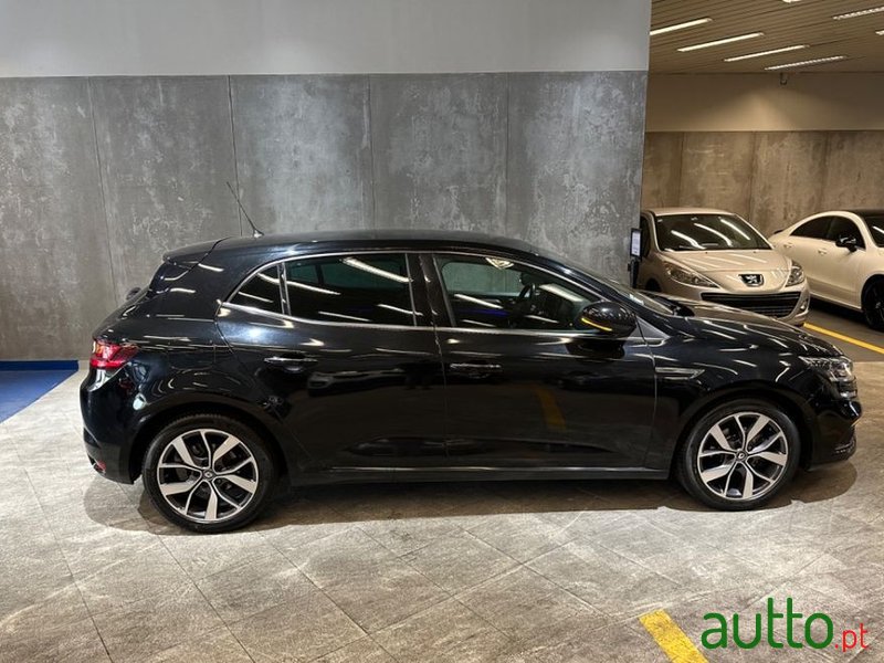 2017' Renault Megane photo #3