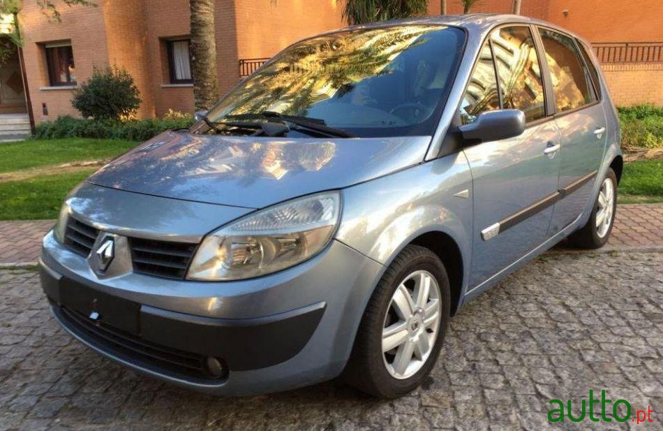 2005' Renault Scenic Privilège photo #2