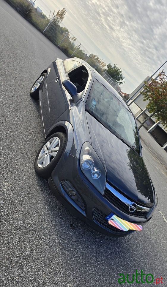 2008' Opel Astra Gtc 1.7 Cdti photo #1