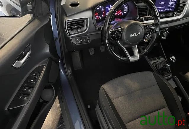 2022' Kia Stonic 1.2 Dynamic photo #5