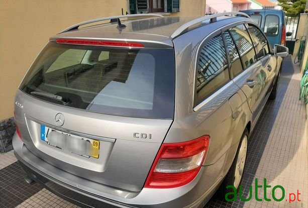 2009' Mercedes-Benz C-220 photo #2