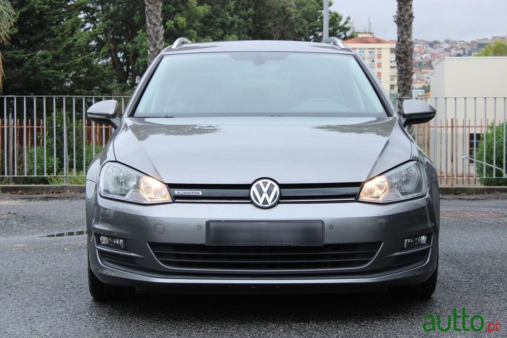 2015' Volkswagen Golf Variant photo #2
