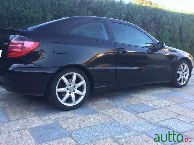 2002' Mercedes-Benz C-220 Cdi Sportcoupé Evolution photo #1