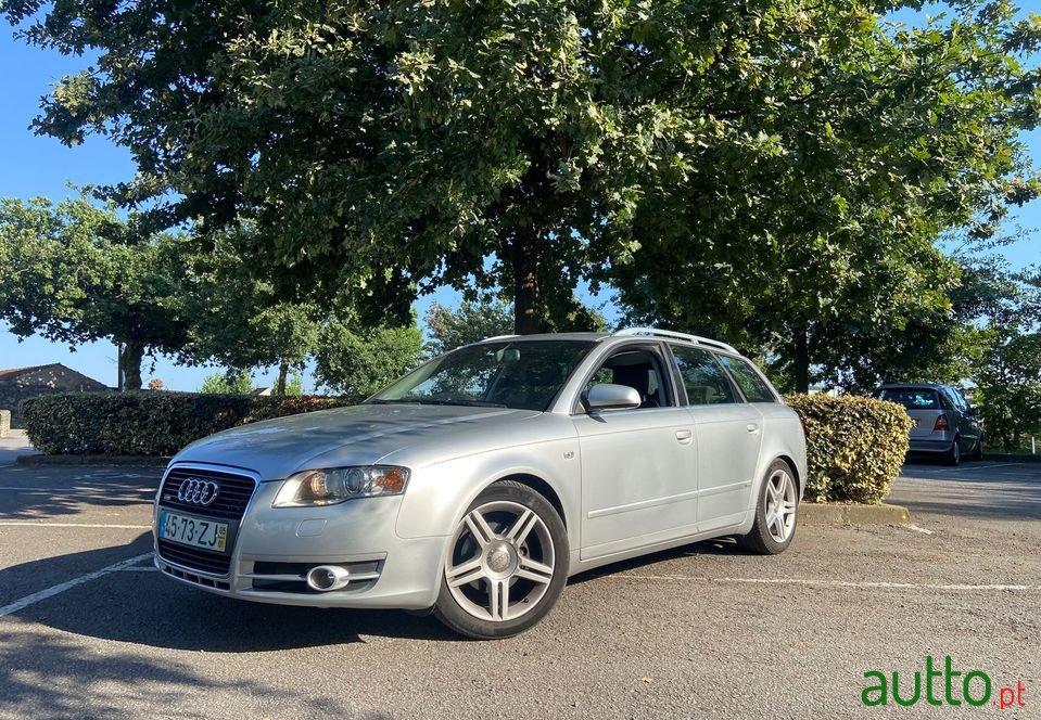 2005' Audi A4 Avant photo #2