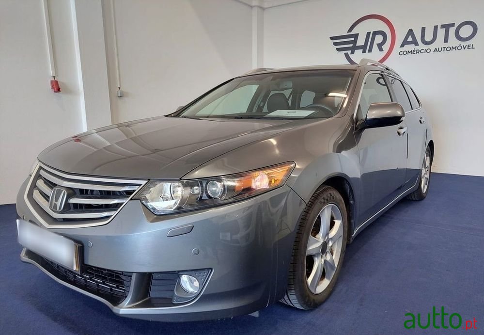 2010' Honda Accord Tourer photo #2