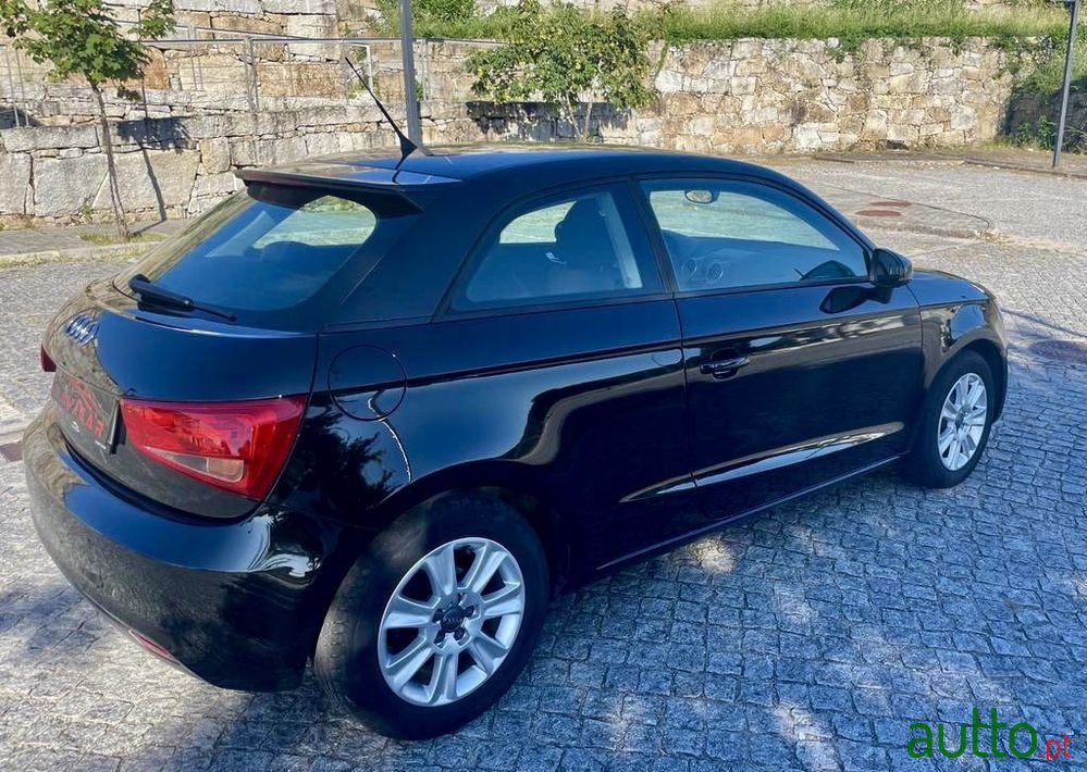 2011' Audi A1 1.2 Tfsi Advance photo #3