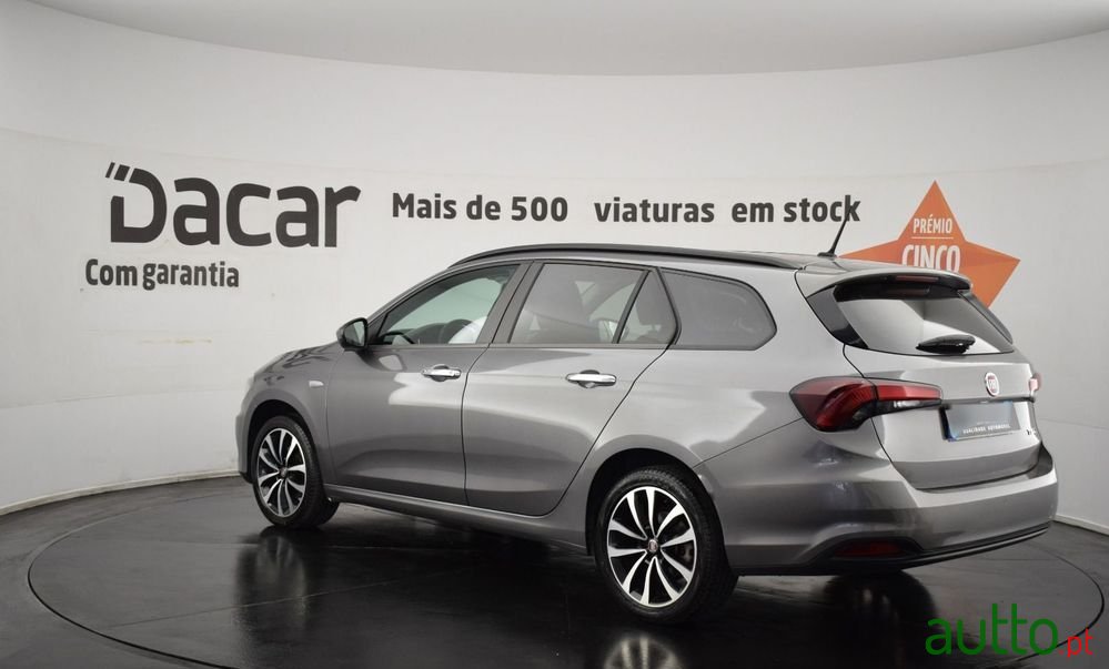 2020' Fiat Tipo Station Wagon photo #5