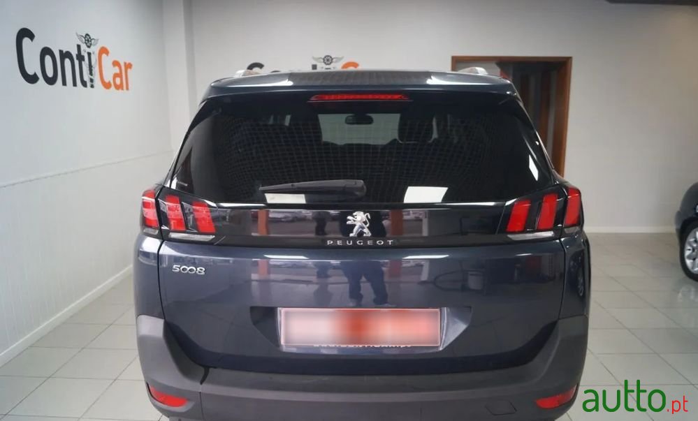 2019' Peugeot 5008 photo #5