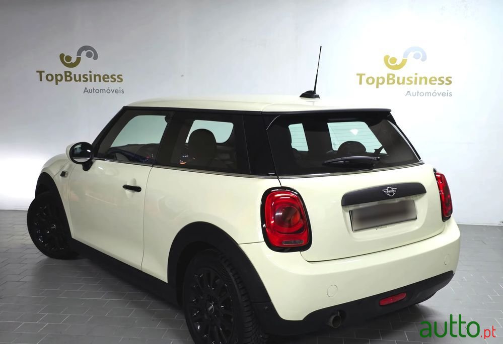 2020' MINI One 3 Portas photo #2