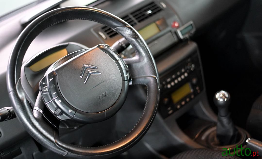 2005' Citroen C4 photo #6