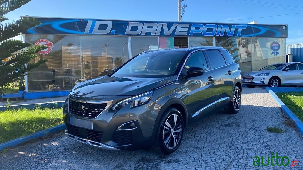 2019' Peugeot 5008 photo #1