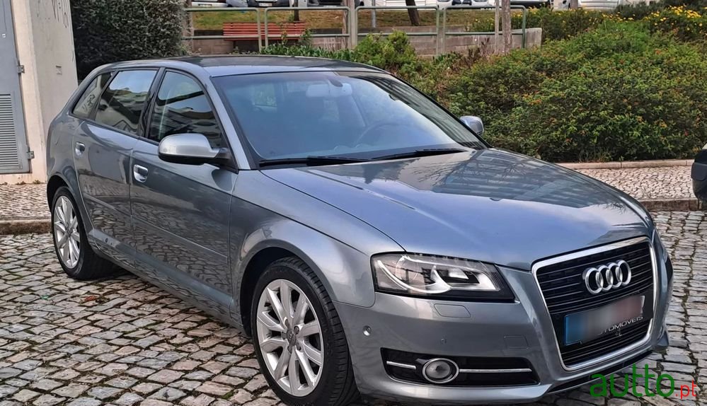 2011' Audi A3 Sportback photo #1