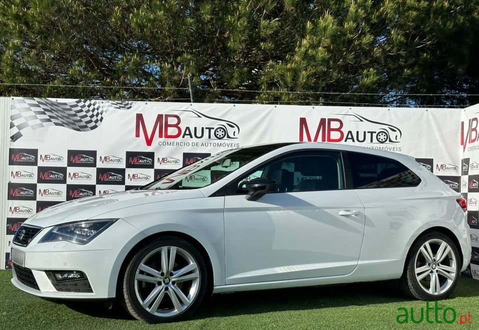 2015' SEAT Leon photo #2