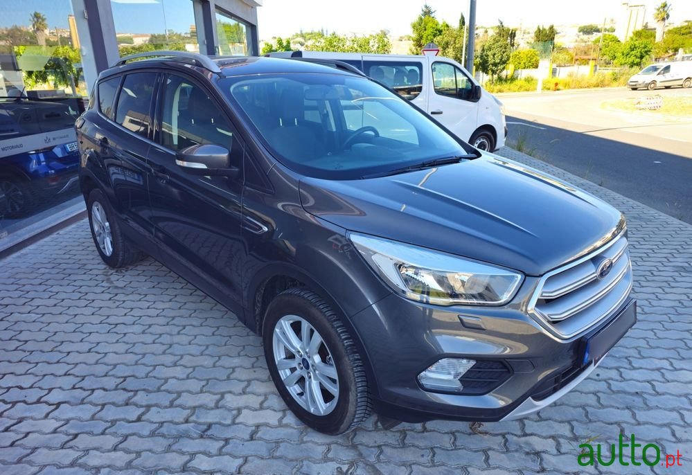 2017' Ford Kuga photo #3