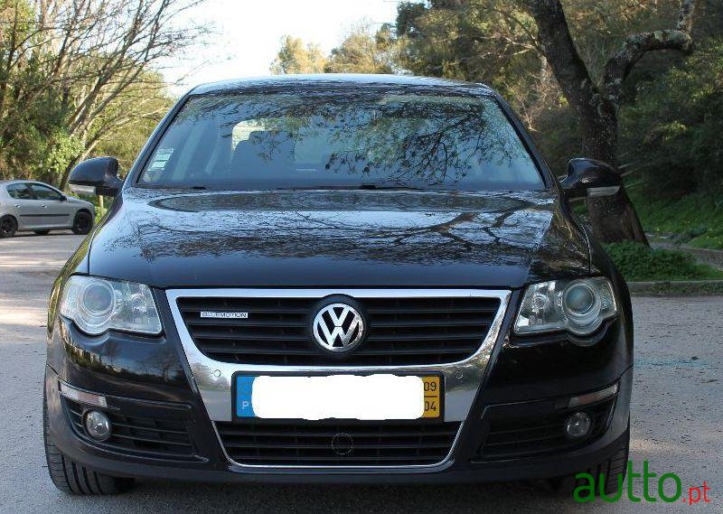 2009' Volkswagen Passat photo #1