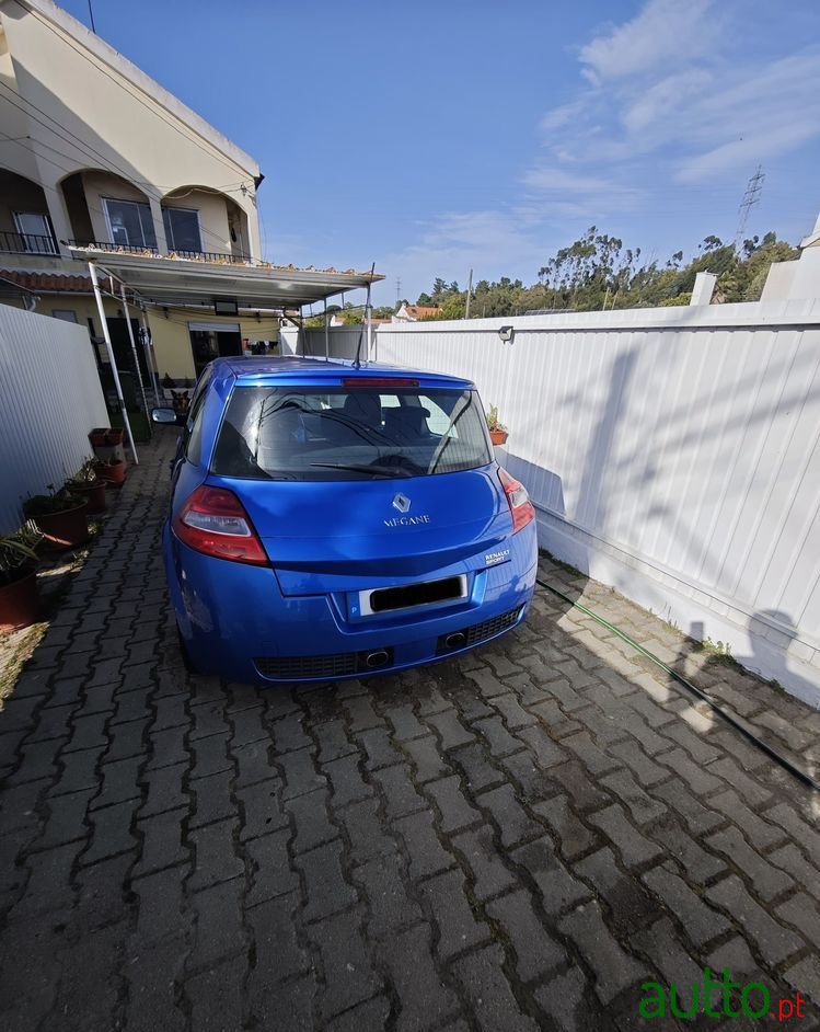 2006' Renault Megane Sport F1-Team R26 photo #4