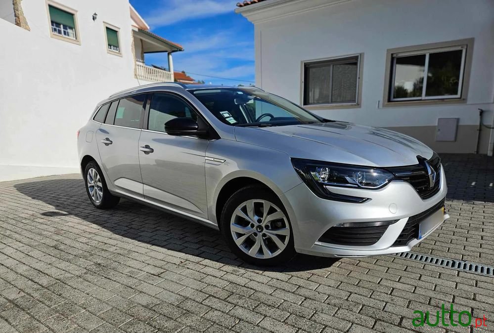 2019' Renault Megane Sport Tourer photo #1