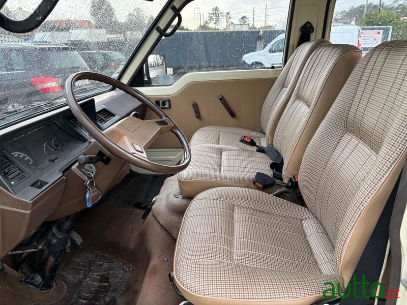 1984' Toyota HiAce photo #3