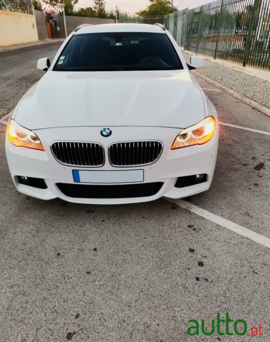 2013' BMW 520 photo #6