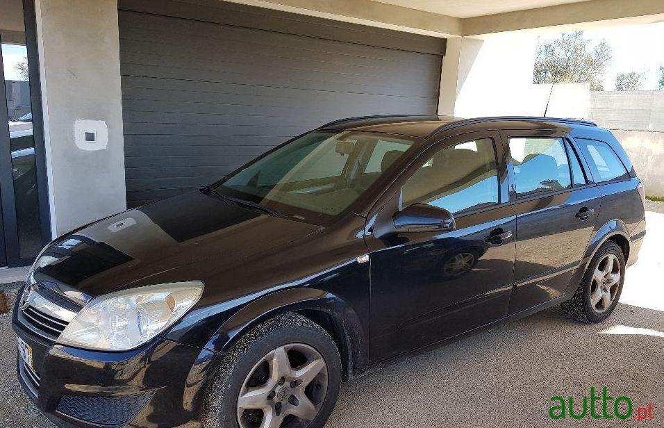 2007' Opel Astra Caravan photo #1