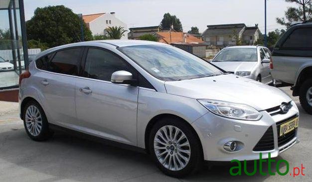 2011' Ford Focus 1.6 Tdci Titanium photo #2