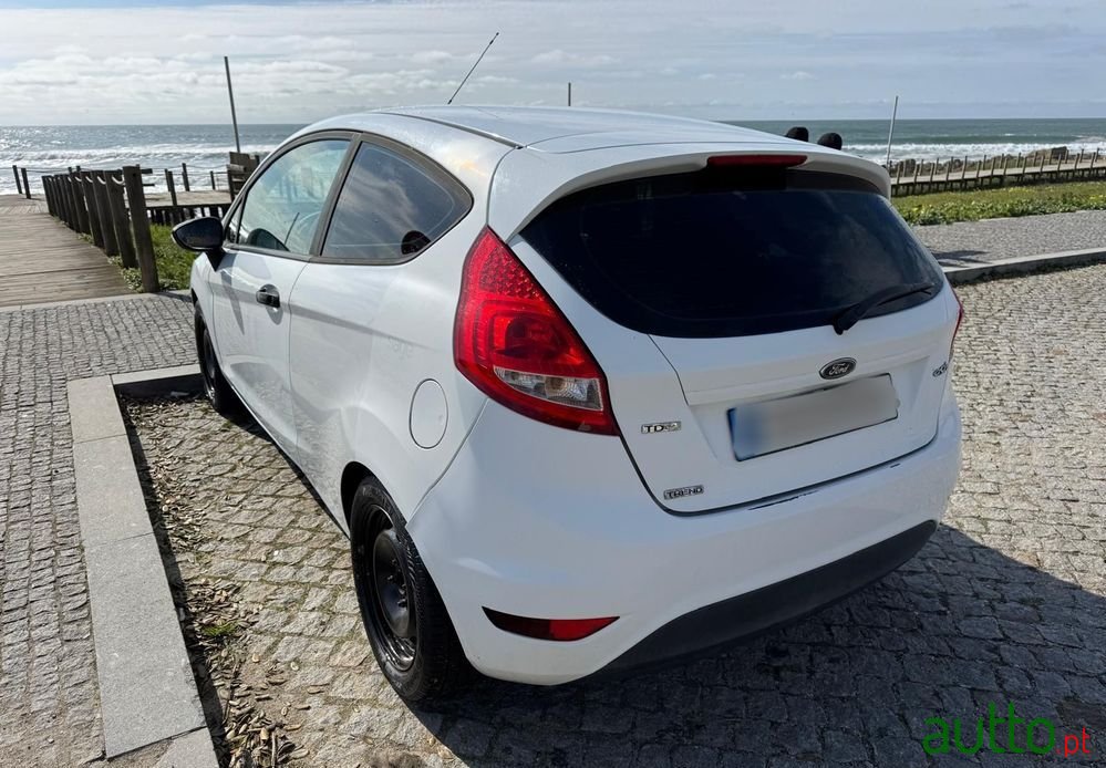 2010' Ford Fiesta photo #3