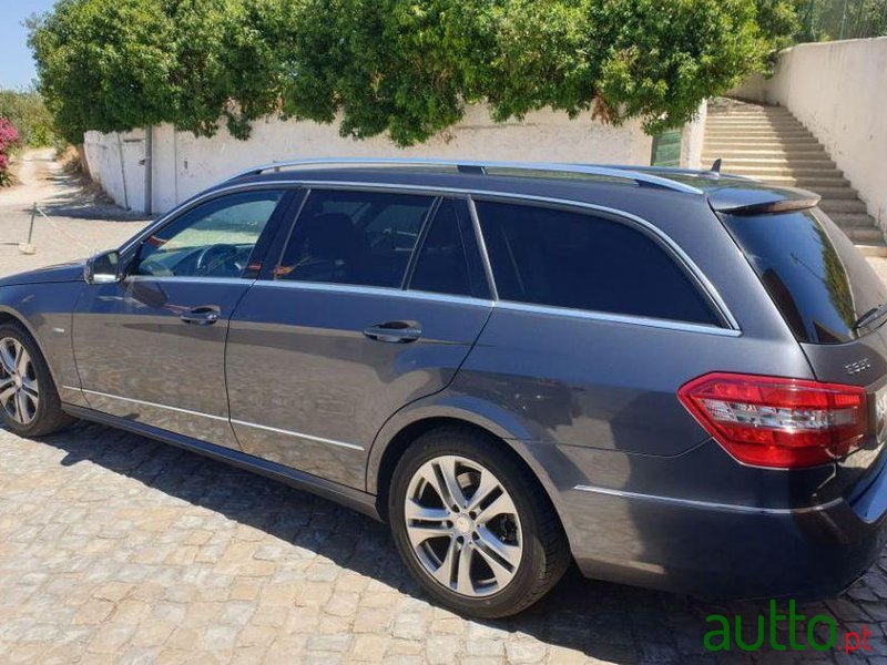 2010' Mercedes-Benz E-350 photo #2