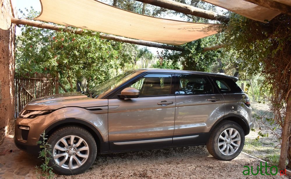 2017' Land Rover Range Rover Evoque photo #5