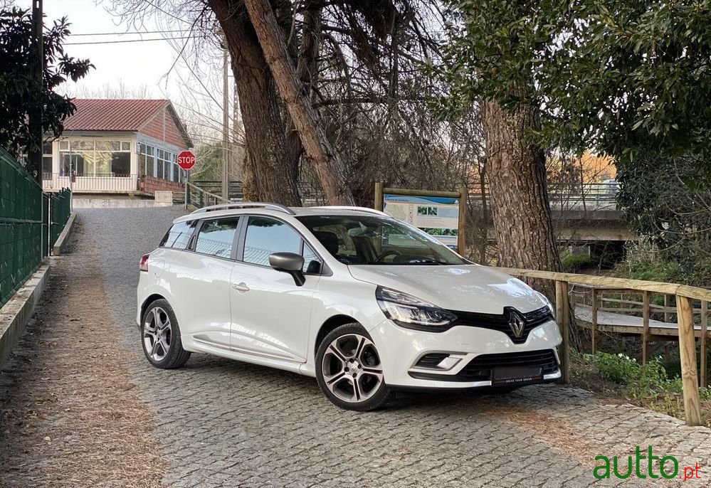 2018' Renault Clio Sport Tourer photo #1