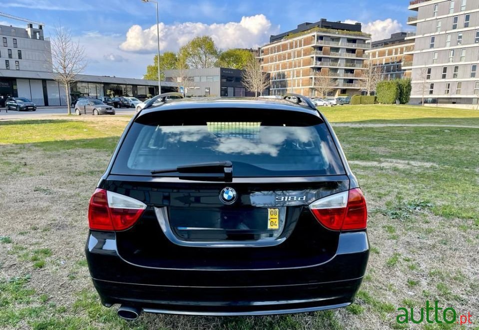 2008' BMW 318 photo #2