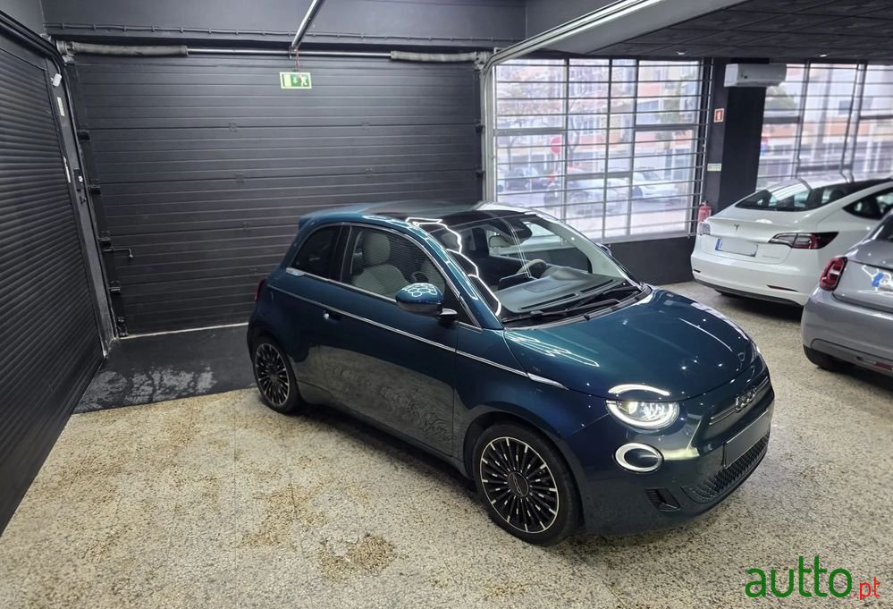 2023' Fiat 500e La Prima photo #1