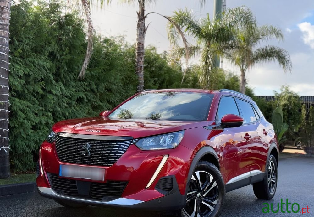 2020' Peugeot 2008 Puretech photo #1
