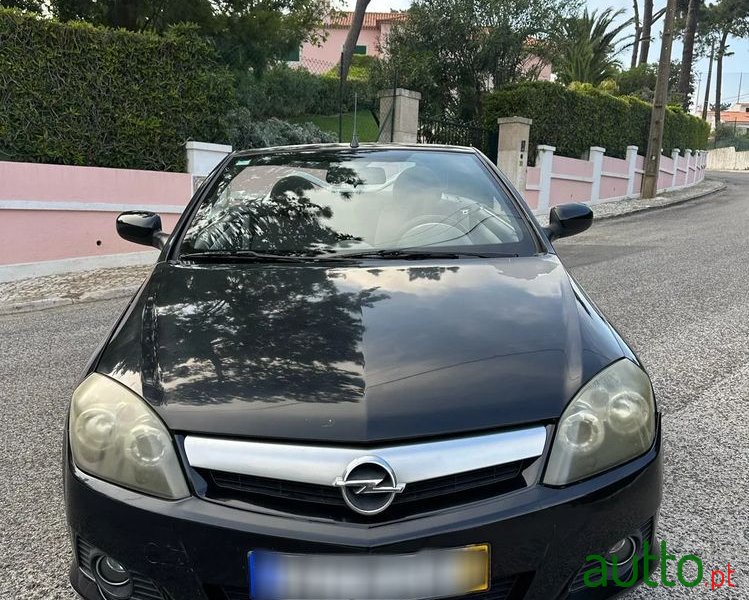 2005' Opel Tigra Twintop 1.3 Cdti photo #1