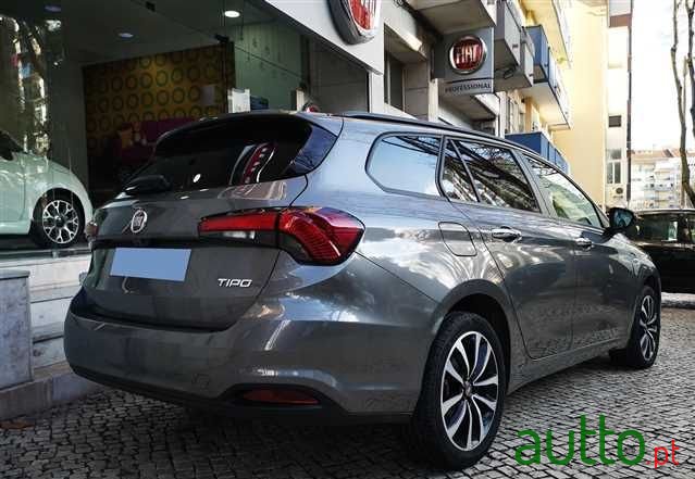 2020' Fiat Tipo Station Wagon photo #4