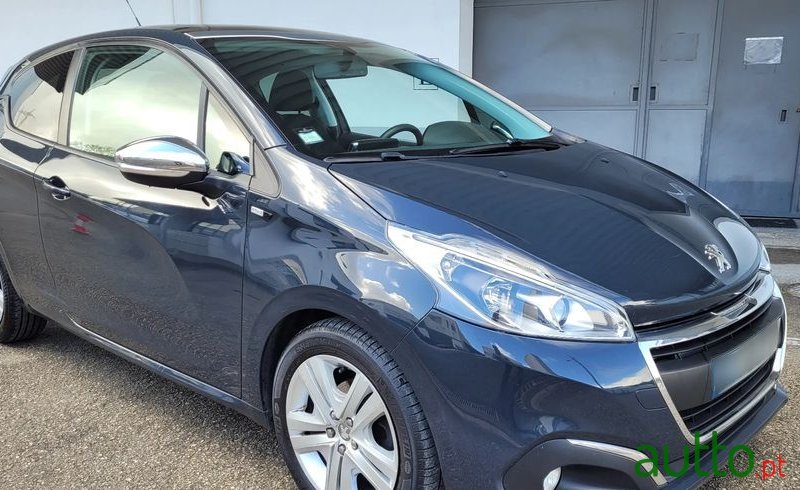 2016' Peugeot 208 1.6 Bluehdi Style photo #4