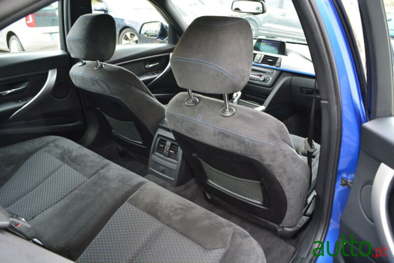 2013' BMW 318 M-Sport photo #6