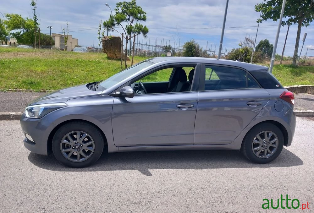 2018' Hyundai i20 photo #2