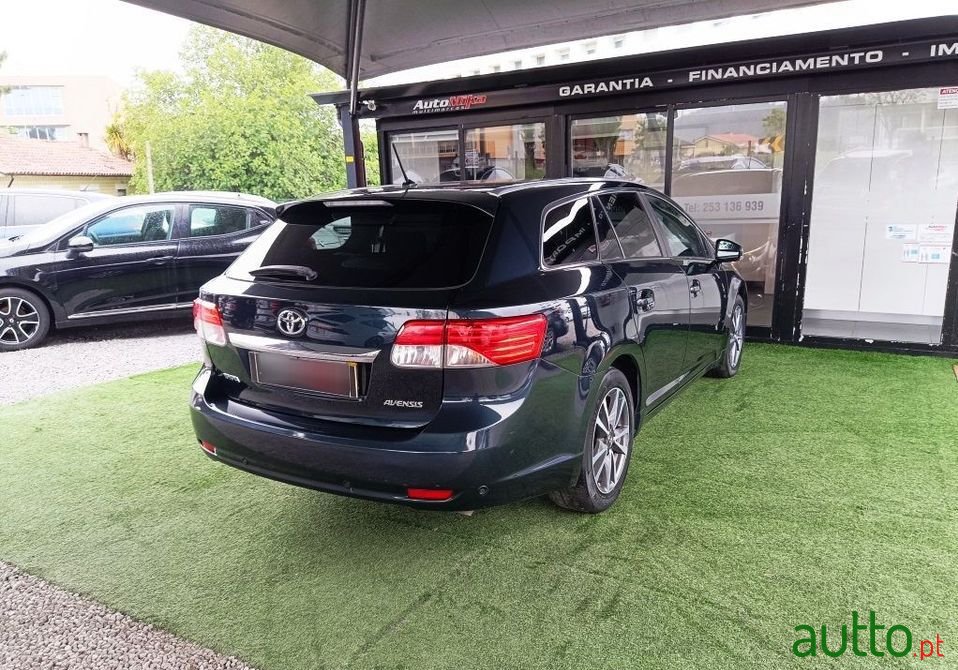 2012' Toyota Avensis Sw photo #3